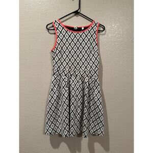 Xhileration Bold Illusion Black n White Diamond pattern w Neon Skaters Dress XL